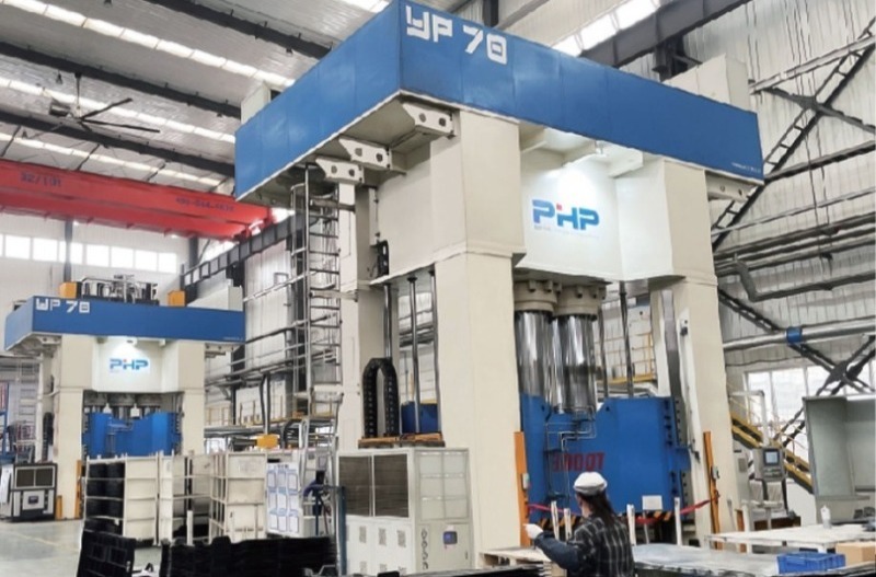 Paano Napapabuti ng Thermoplastic Presses ang Precision at Efficiency sa Plastic Molding?